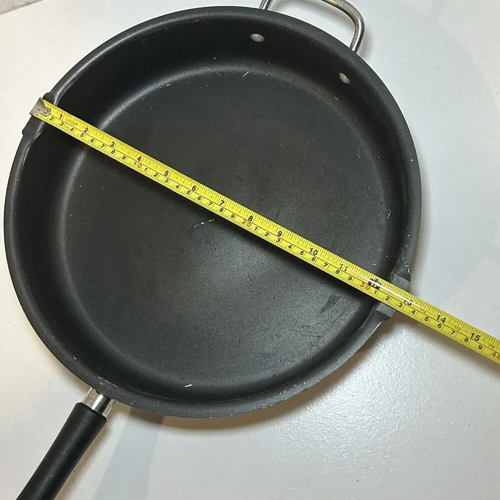 Nordic Ware 12 Inch Texas Skillet With Helper Handle Black